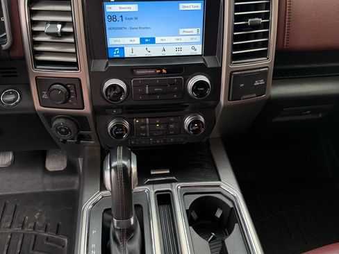 Used 2018 Ford F150 Platinum w/ Equipment Group 701A Luxury image 18