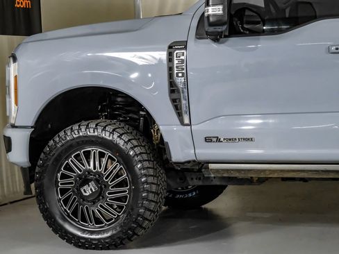 Used 2024 Ford F350 Lariat w/ Lariat Ultimate Package AWD/4WD image 13