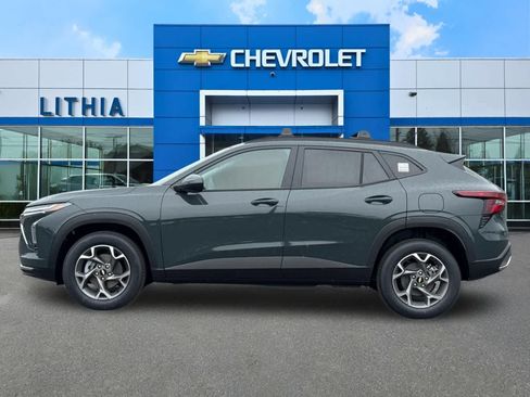 New 2026 Chevrolet Trax LT FWD image 5