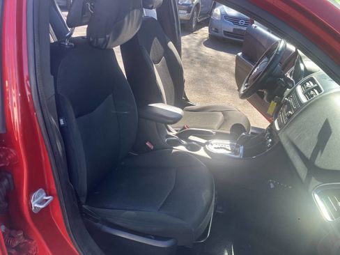 Used 2013 Dodge Avenger SE image 31