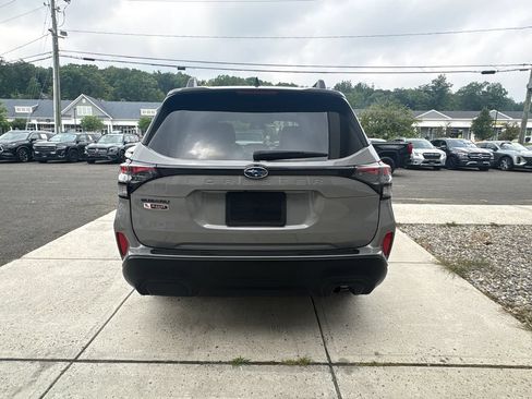 Used 2025 Subaru Forester Premium AWD/4WD image 9