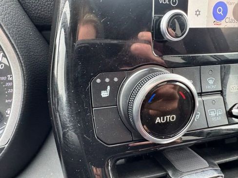 Certified 2025 Toyota Highlander XLE image 15