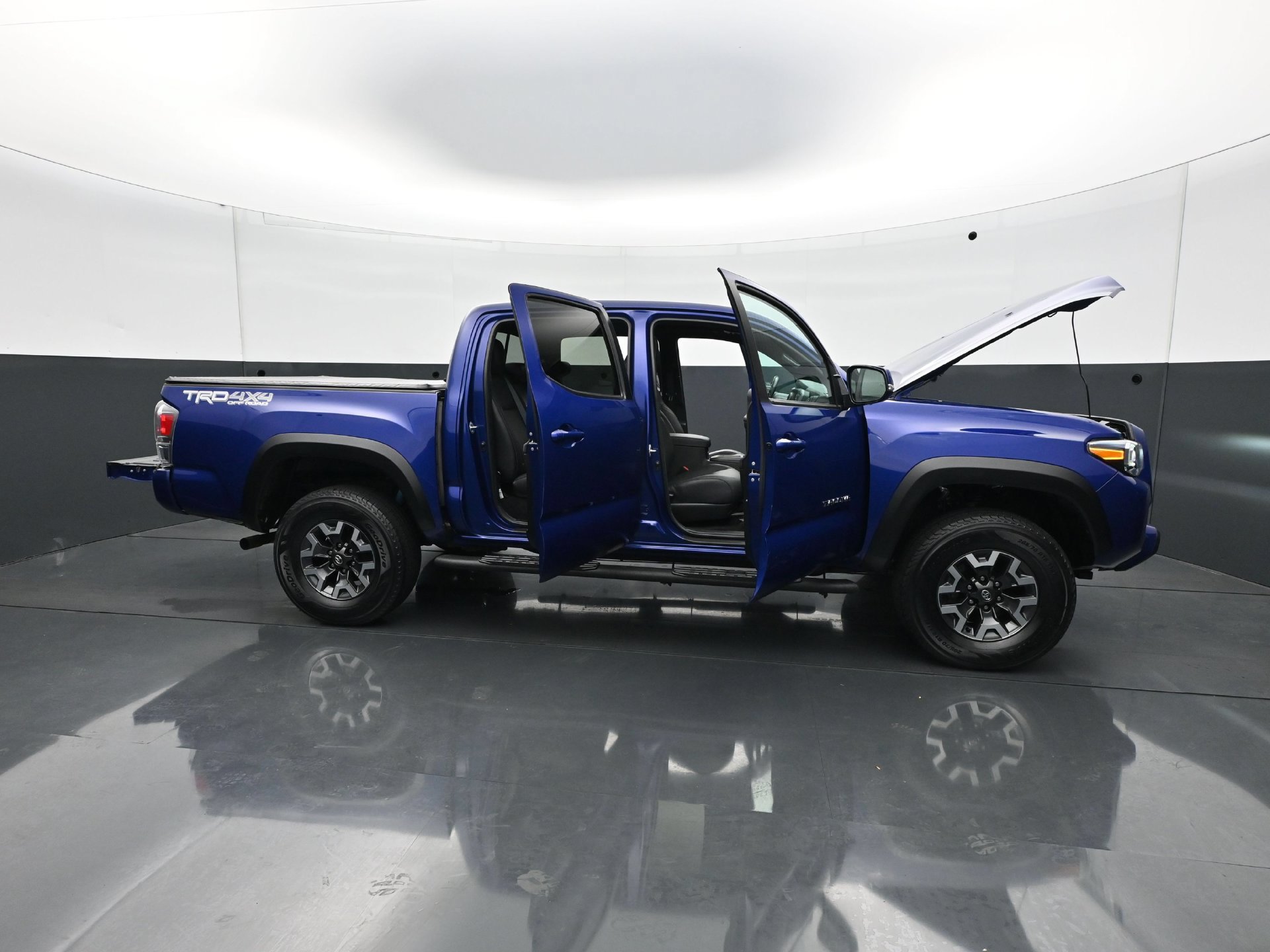 Used 2022 Toyota Tacoma TRD Off-Road w/ TRD Premium Off Road Package AWD/4WD image 36