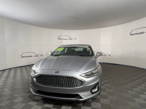 Used 2020 Ford Fusion Titanium image 3