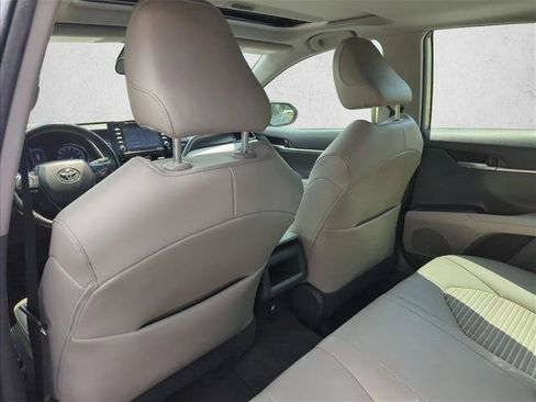 Used 2021 Toyota Camry SE FWD image 22