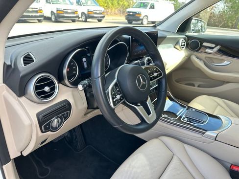 Certified 2022 Mercedes-Benz GLC 300 image 17