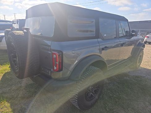 Used 2023 Ford Bronco Wildtrak image 3