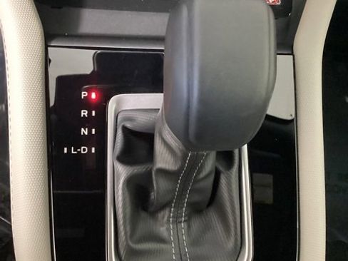 Used 2025 Subaru Forester Premium image 23