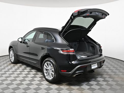 Certified 2025 Porsche Macan image 33