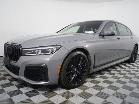 Certified 2022 BMW 750i xDrive w/ Executive Package image 7
