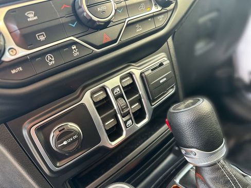 Used 2021 Jeep Wrangler Unlimited Sahara image 15