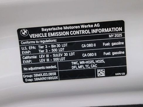 Used 2025 BMW X5 sDrive40i w/ Premium Package RWD image 29