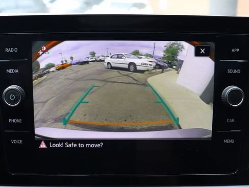 Used 2025 Volkswagen Jetta SE FWD image 50