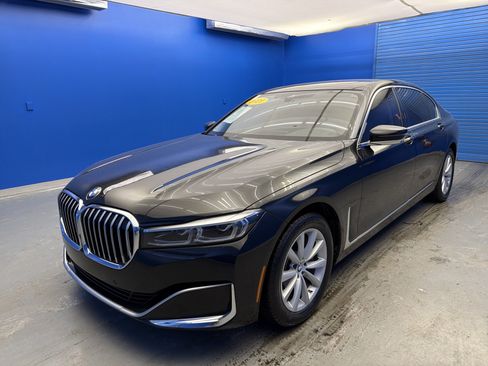 Used 2020 BMW 740i image 4