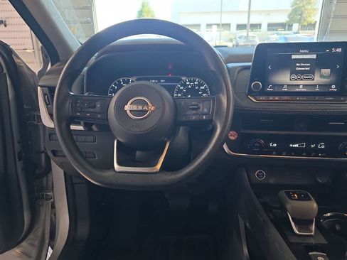 Used 2023 Nissan Rogue SV AWD/4WD image 16