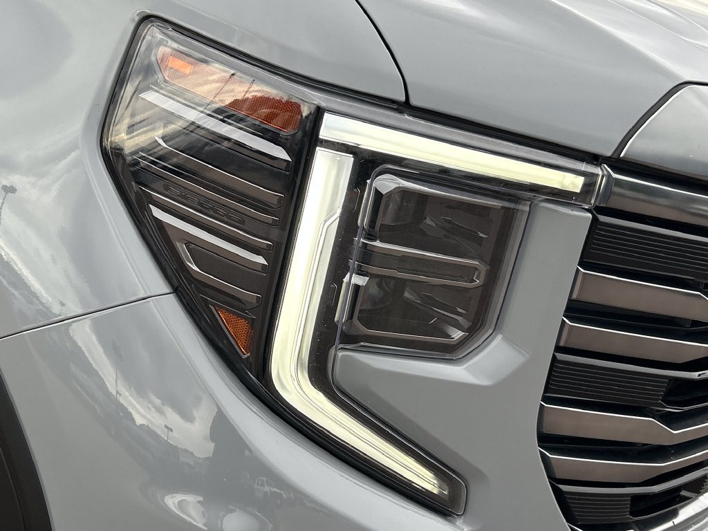 Used 2024 GMC Sierra 1500 AT4 w/ Technology Package AWD/4WD image 25