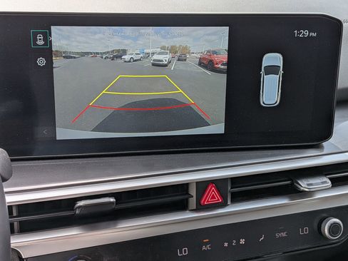 Used 2024 Kia Sorento S image 24