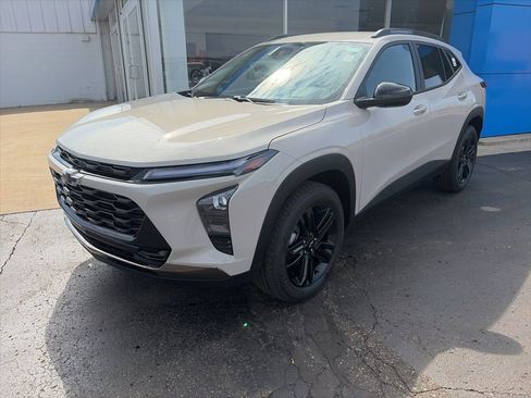 New 2026 Chevrolet Trax ACTIV w/ Driver Confidence Package image 2