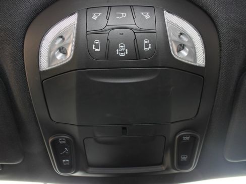 Used 2023 Chrysler Pacifica Limited w/ S Appearance Package FWD image 57