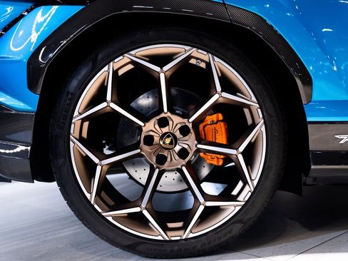 Used 2023 Lamborghini Urus Performante image 15