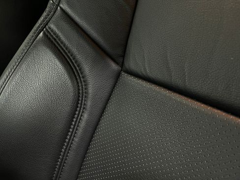 Used 2018 Dodge Challenger R/T Scat Pack RWD image 17