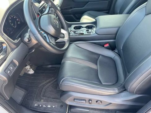 Used 2023 Honda Pilot Touring image 13