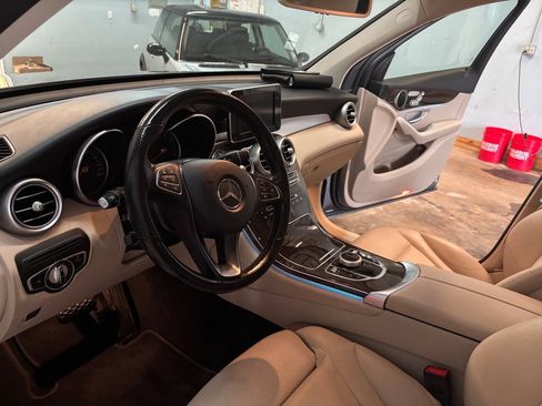 Used 2019 Mercedes-Benz GLC 300 4MATIC image 20