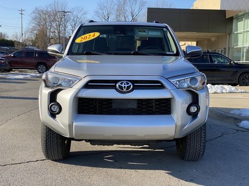 Used 2024 Toyota 4Runner SR5 image 2
