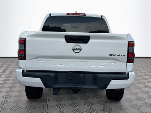Used 2022 Nissan Frontier SV image 7
