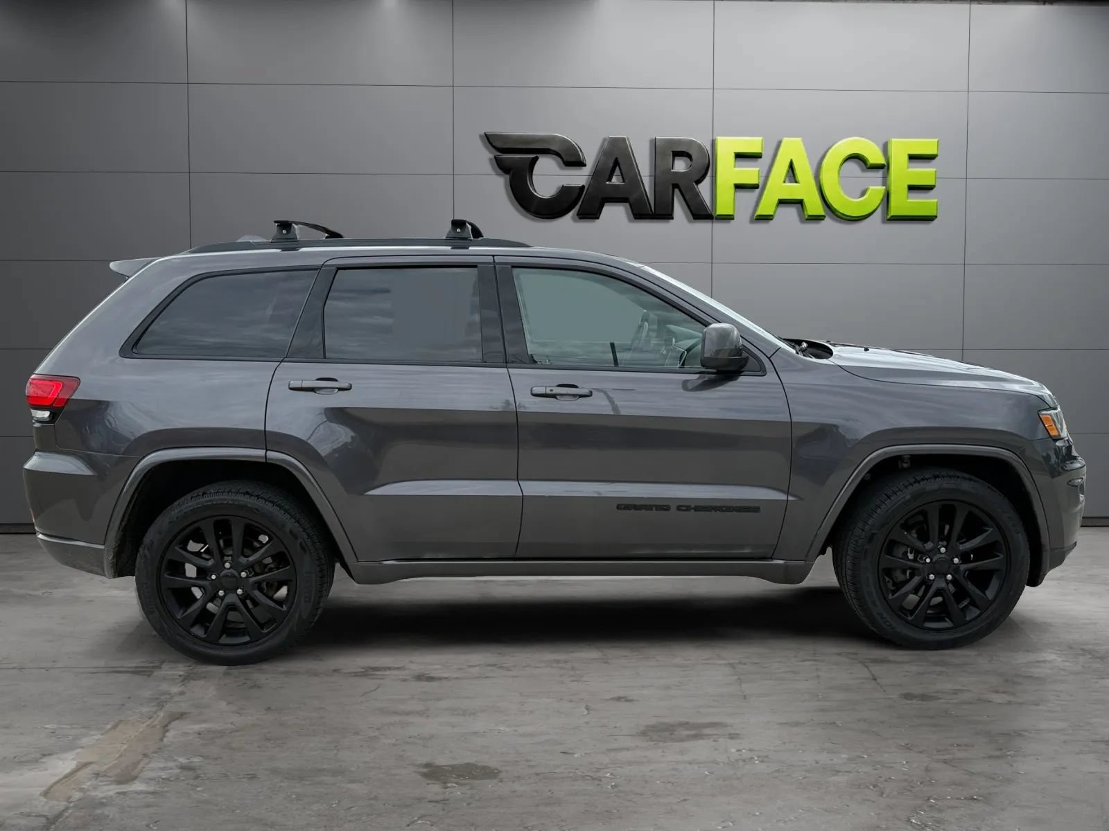 Used 2018 Jeep Grand Cherokee Altitude AWD/4WD image 14