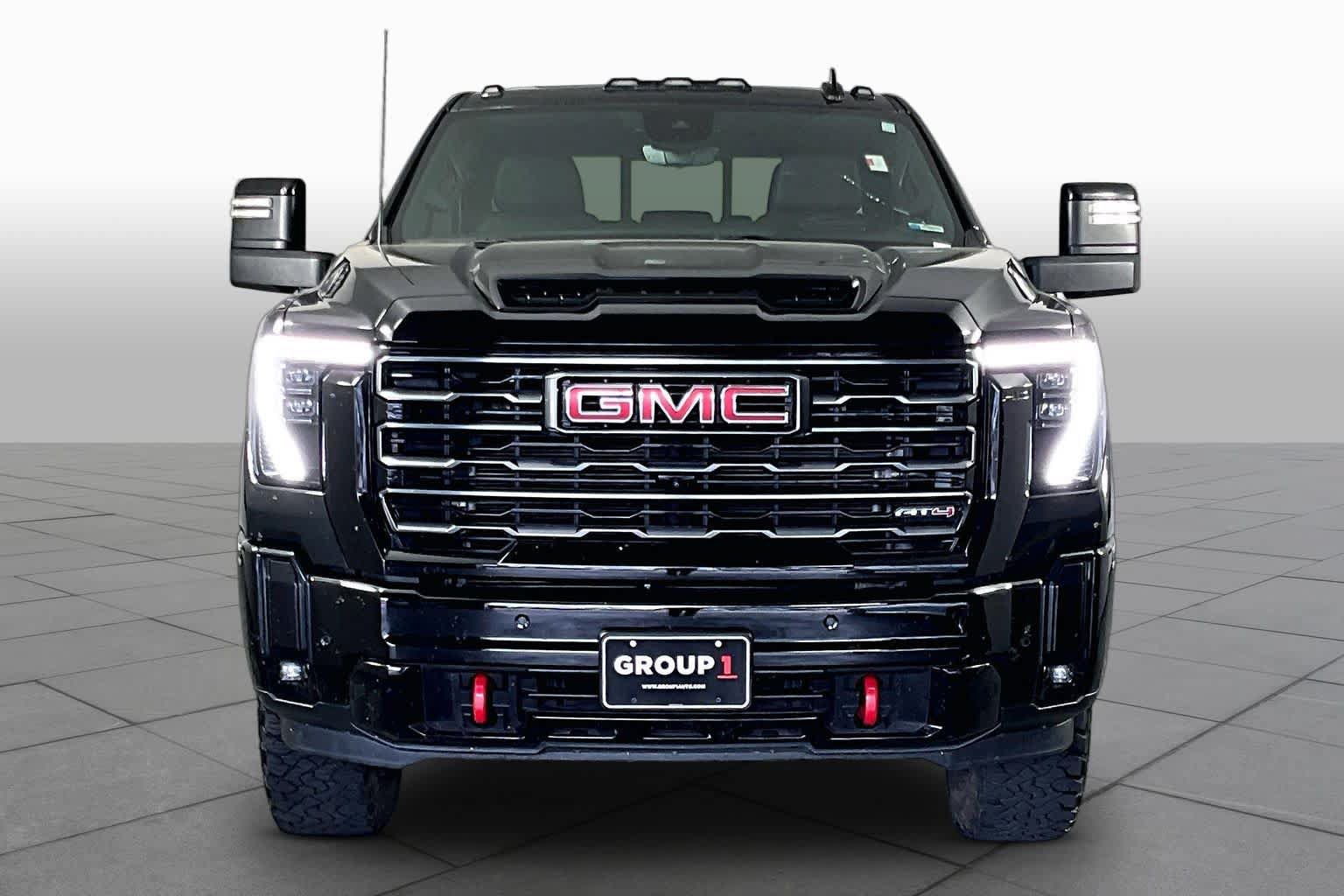Used 2025 GMC Sierra 3500 AT4 w/ AT4 Premium Plus Package AWD/4WD image 4