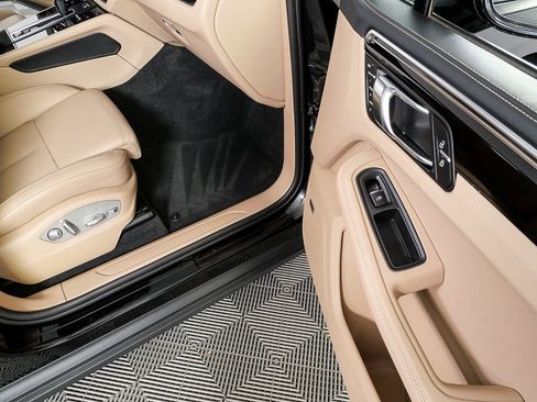 Certified 2023 Porsche Macan Turbo AWD/4WD image 26
