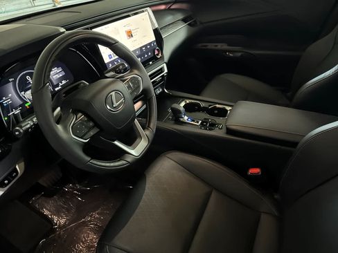 Used 2025 Lexus RX 350 AWD/4WD image 11