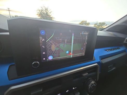 Certified 2025 Toyota Tacoma TRD Off-Road image 21