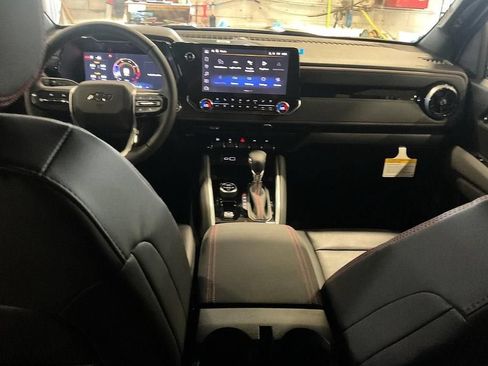 New 2026 Chevrolet Colorado Z71 w/ Technology Package AWD/4WD image 3