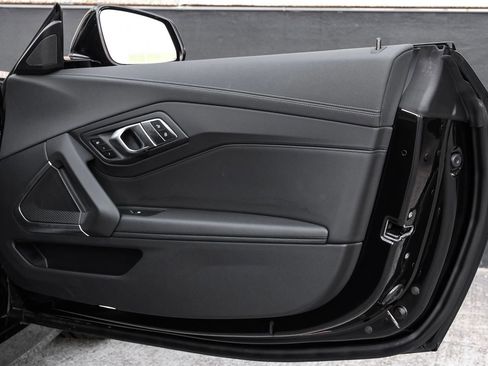 Used 2024 BMW Z4 sDrive30i w/ Convenience Package RWD image 44