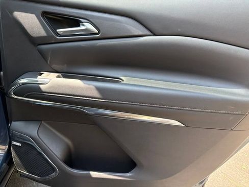 Used 2025 Chevrolet Traverse High Country FWD image 29