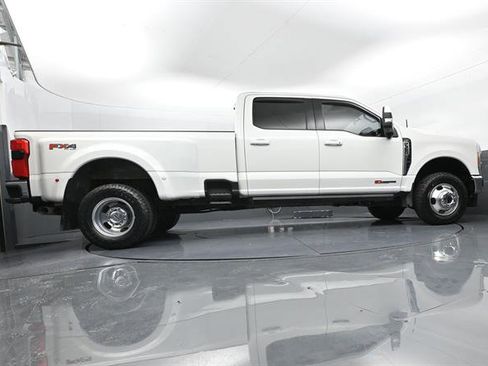 Used 2023 Ford F350 Lariat w/ Lariat Ultimate Package AWD/4WD image 39