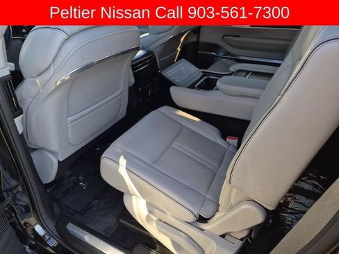 Used 2023 Jeep Grand Wagoneer Series II w/ Premium Group II AWD/4WD image 25