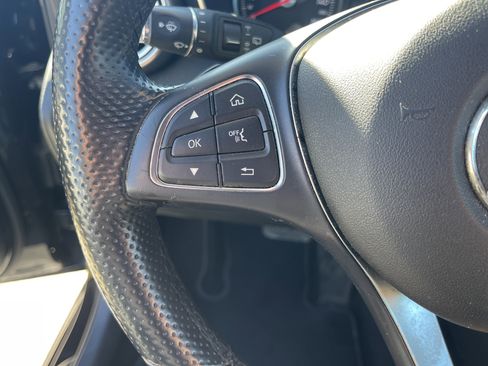 Used 2017 Mercedes-Benz GLC 300 4MATIC image 19