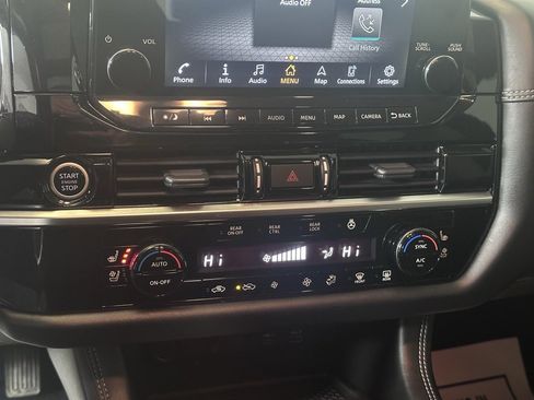 Used 2022 Nissan Pathfinder Platinum w/ Cargo Package image 15