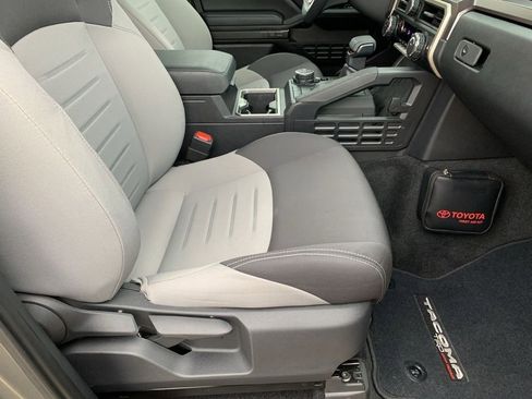 Used 2025 Toyota Tacoma TRD Off-Road image 17