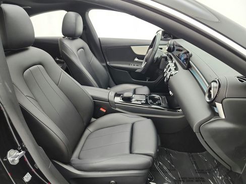 Used 2023 Mercedes-Benz CLA 250 image 19