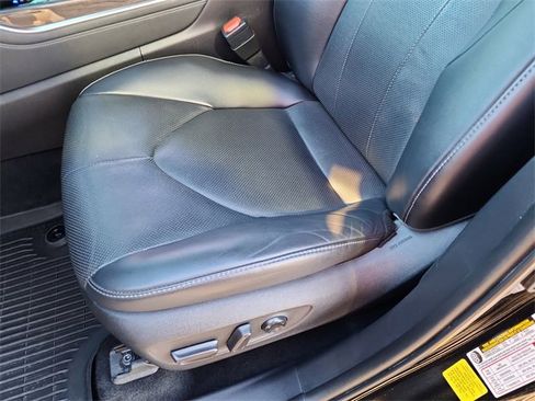 Used 2022 Toyota Highlander Limited image 14