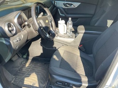 Used 2020 Chevrolet Blazer LT FWD image 9