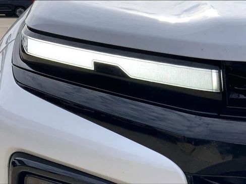 Used 2024 Chevrolet Traverse RS image 27