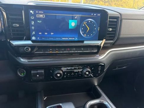 Used 2023 Chevrolet Silverado 1500 RST AWD/4WD image 14