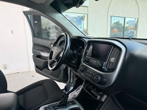 Used 2022 Chevrolet Colorado LT w/ LT Convenience Package image 24