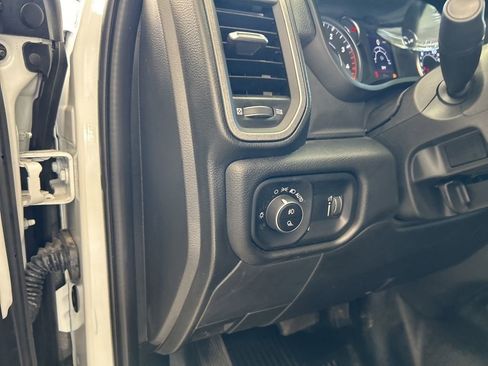 Used 2025 RAM 3500 Tradesman w/ Chrome Appearance Group image 32