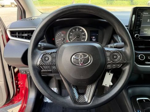 Used 2022 Toyota Corolla LE FWD image 14